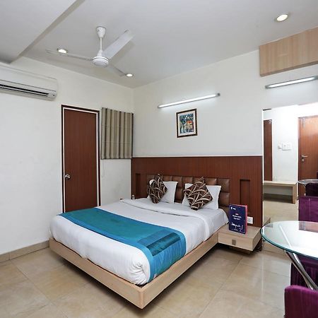 Oyo 1524 Hotel Vaani Continental Kanpur Exterior photo